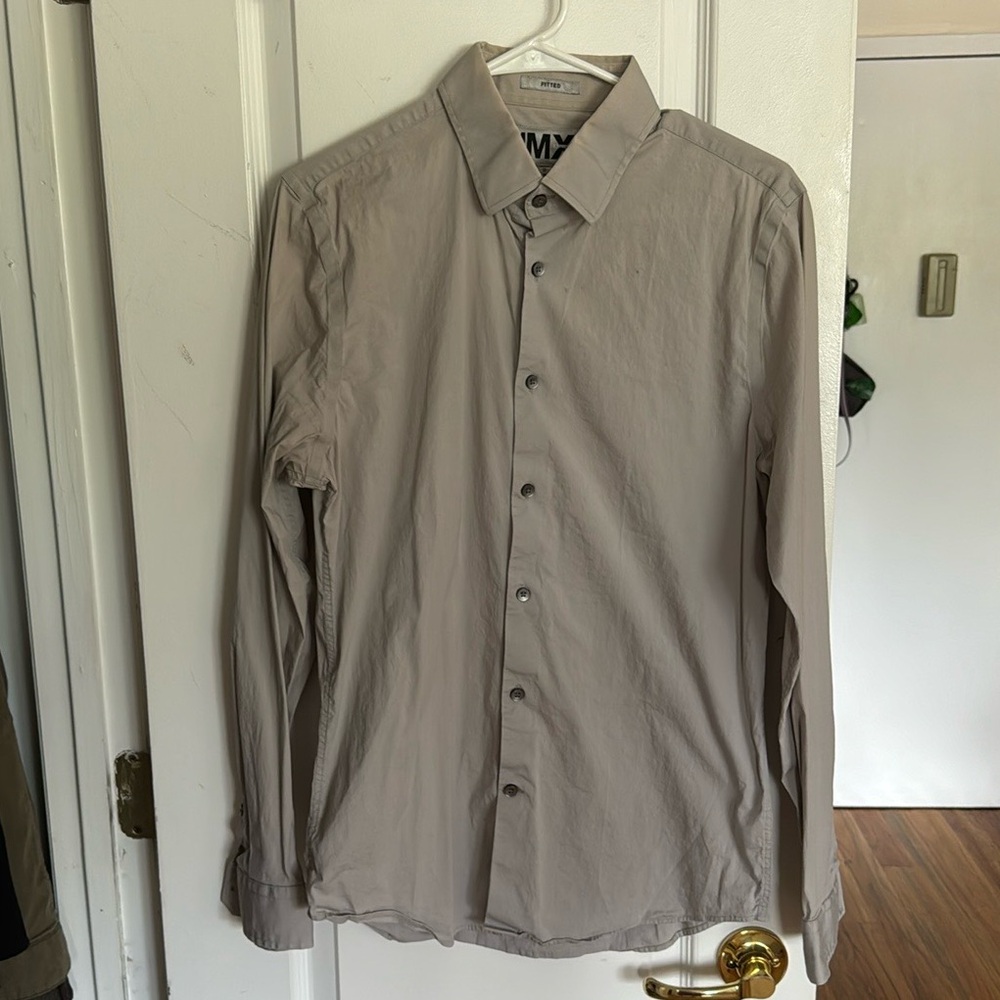 Selling fitted grey Express shirt. Medium size Neck is 15-15.5